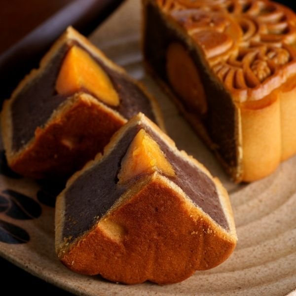 Easy Mooncake Cake Recipe - CakeRe