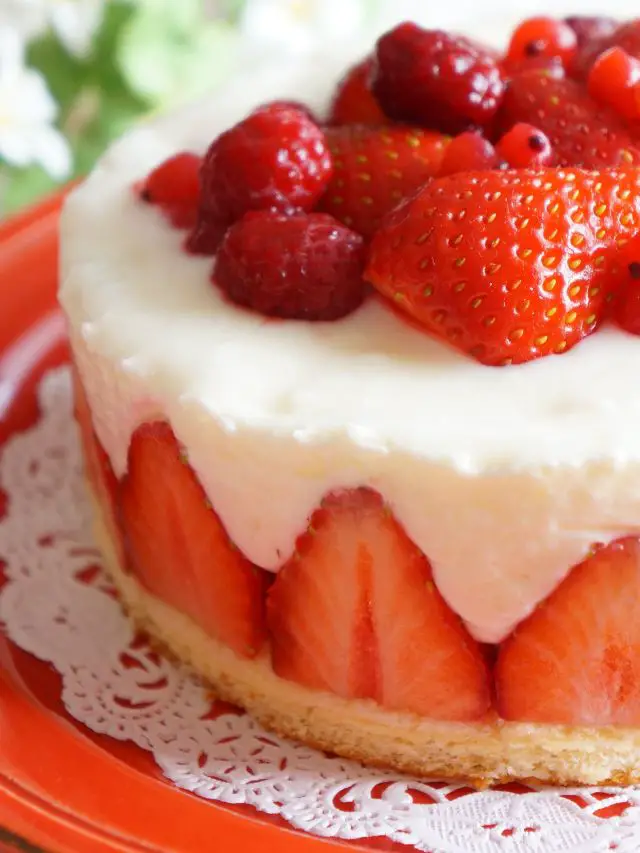 10 Interesting Facts About Strawberry Cake (1)